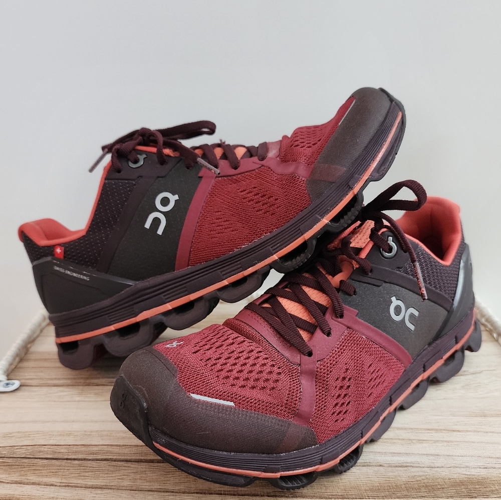 On Running Cloudace Size 8 Maroon